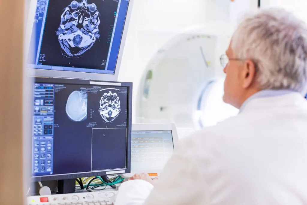 Efficiently manage image data in radiology